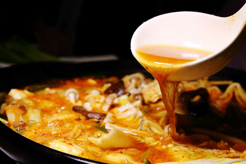 微風信義美食餐廳，韓吃一隻雞 微風信義店，有別於一般韓式餐廳