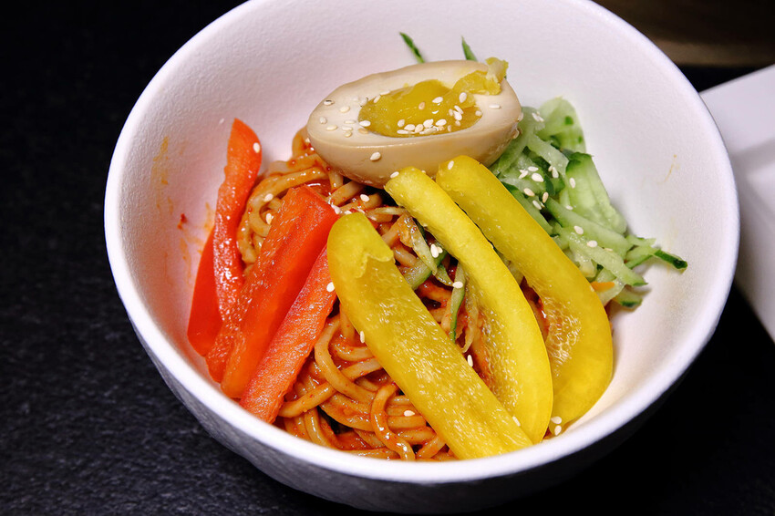 微風信義美食餐廳，韓吃一隻雞 微風信義店，有別於一般韓式餐廳