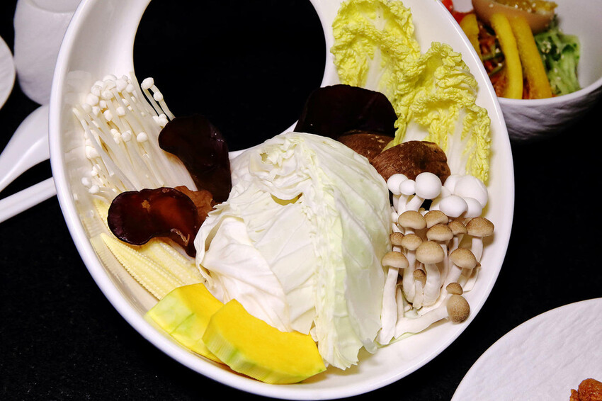 微風信義美食餐廳，韓吃一隻雞 微風信義店，有別於一般韓式餐廳