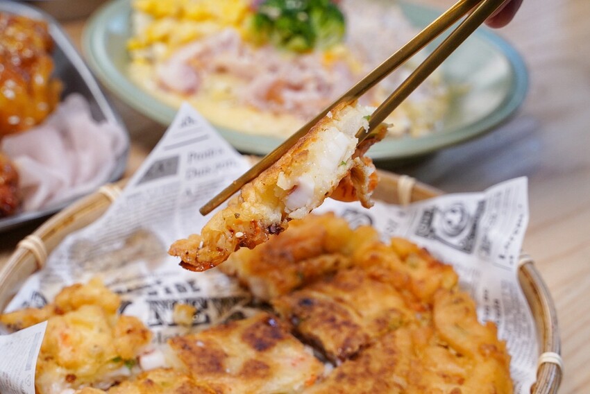 新竹高CP值韓式料理餐廳推薦!「太空總薯-韓式2號店」主打個人韓式定食套餐,另有四人套餐選擇,平日下午「辣炒年糕炒泡麵」買五送一,園區下午茶首選! - 阿華田的美食日記