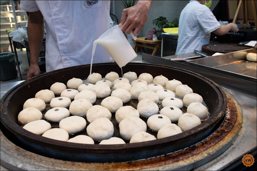 台中市西屯區台中美食│逢甲排隊美食：舞陽點心舖逢甲店 水煎包大餅