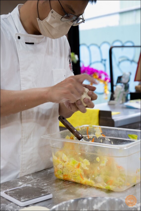 台中市西屯區台中美食│逢甲排隊美食：舞陽點心舖逢甲店 水煎包大餅