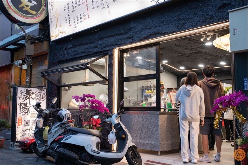 台中市西屯區台中美食│逢甲排隊美食：舞陽點心舖逢甲店 水煎包大餅