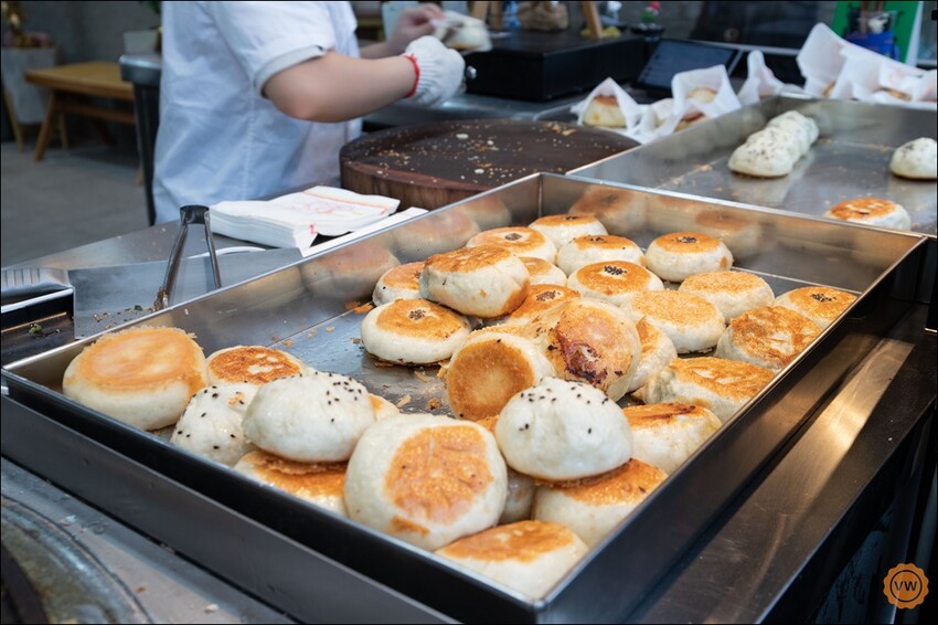 台中市西屯區台中美食│逢甲排隊美食：舞陽點心舖逢甲店 水煎包大餅