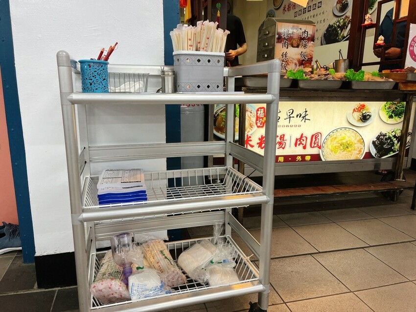 桃園市大溪區桃園大溪美食推薦—福記古早味米粉湯，一週只營業兩天而且一碗大骨米粉湯只要35元！？