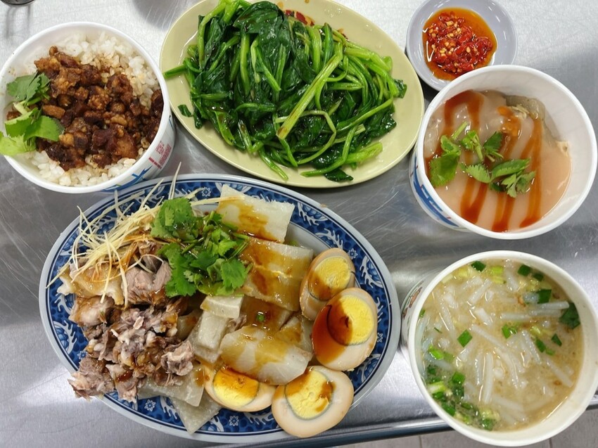 桃園市大溪區桃園大溪美食推薦—福記古早味米粉湯，一週只營業兩天而且一碗大骨米粉湯只要35元！？