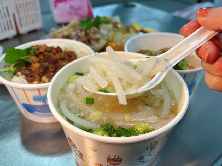 桃園市大溪區桃園大溪美食推薦—福記古早味米粉湯，一週只營業兩天而且一碗大骨米粉湯只要35元！？