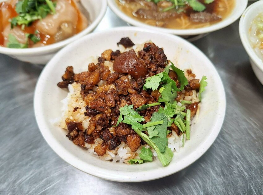 【美食】「福記古早味米粉湯」米粉湯、肉圓、肉燥飯、麵線，大溪