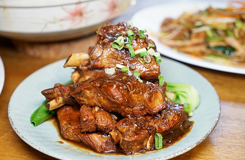 潘金蓮武大郎|藏匿巷弄的私廚料理,古早味辦桌手路菜融合異國風,迸出清爽不膩口的美味年菜,在地老饕的私宅口袋名單!!