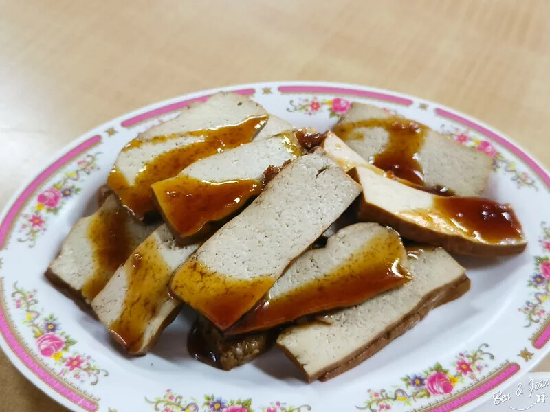 宜蘭縣三星鄉宜蘭三星鄉》阿鳳牛肉麵 價位平實CP值高,順遊幸福候車亭泡免費溫泉足湯