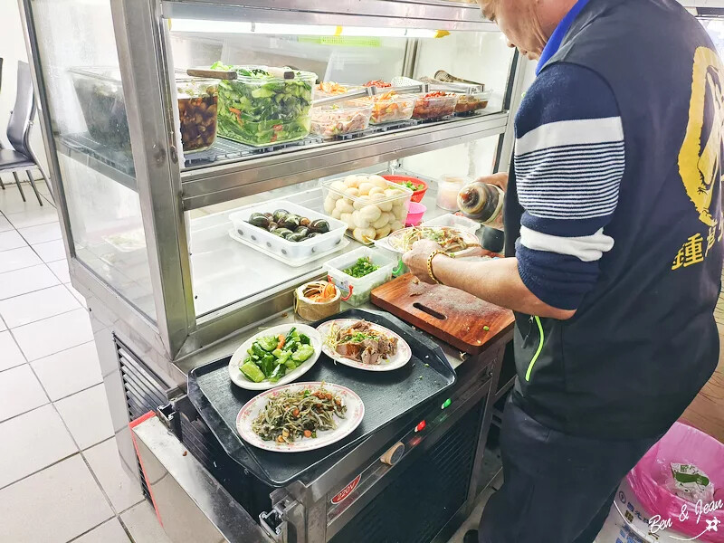 宜蘭縣三星鄉宜蘭三星鄉》阿鳳牛肉麵 價位平實CP值高,順遊幸福候車亭泡免費溫泉足湯