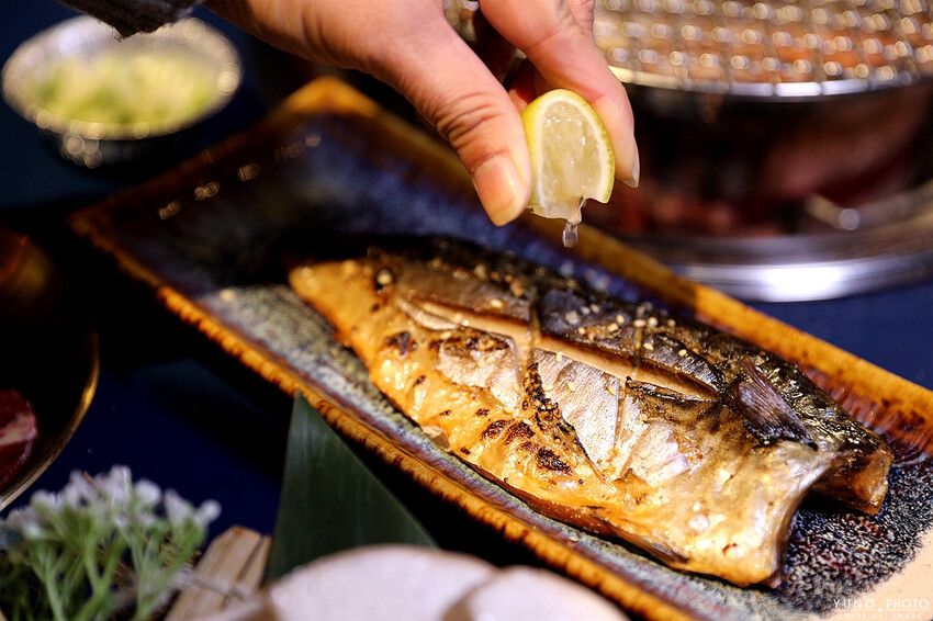 台中市東區燒肉控集合!摩登搖滾日式炭火直烤燒肉餐廳 專人代烤超適合情侶約會 包廂團體聚會|298 Nikuy燒肉台中復興
