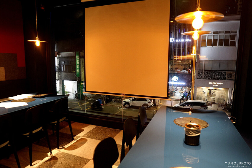 台中市東區燒肉控集合!摩登搖滾日式炭火直烤燒肉餐廳 專人代烤超適合情侶約會 包廂團體聚會|298 Nikuy燒肉台中復興