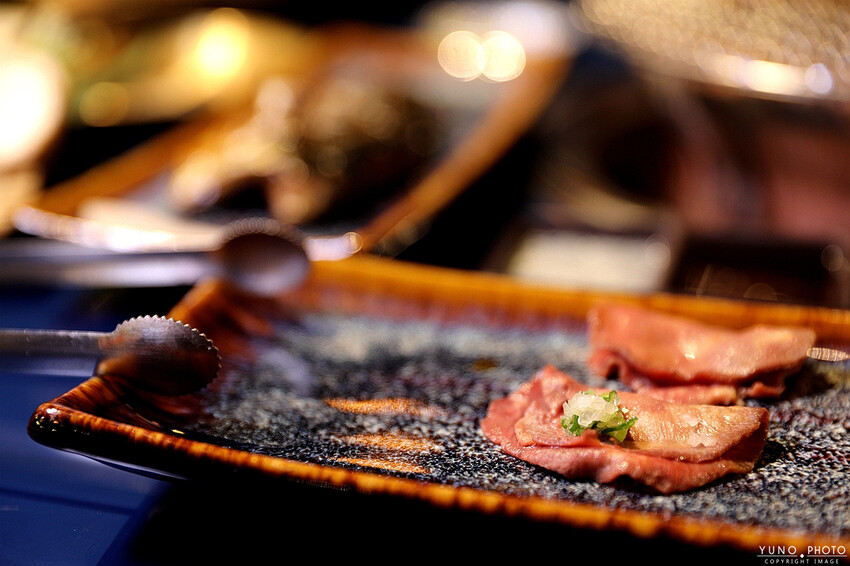 台中市東區燒肉控集合!摩登搖滾日式炭火直烤燒肉餐廳 專人代烤超適合情侶約會 包廂團體聚會|298 Nikuy燒肉台中復興