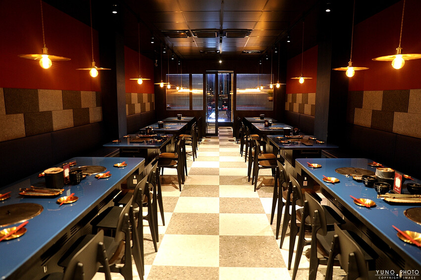 台中市東區燒肉控集合!摩登搖滾日式炭火直烤燒肉餐廳 專人代烤超適合情侶約會 包廂團體聚會|298 Nikuy燒肉台中復興