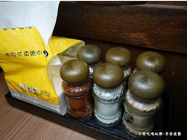 桌上調味鹽與粉-昭和園蘆洲店.jpg