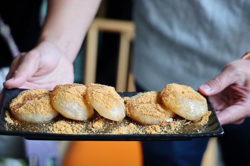 台北市信義區象山站 | 無老鍋信義店 全新複合式店型「鴛鴦鍋配手搖茶飲」8秒涮和牛 獨家甜點白糖粿 道道精彩