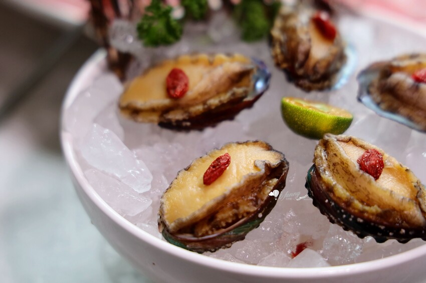 台北市信義區象山站 | 無老鍋信義店 全新複合式店型「鴛鴦鍋配手搖茶飲」8秒涮和牛 獨家甜點白糖粿 道道精彩