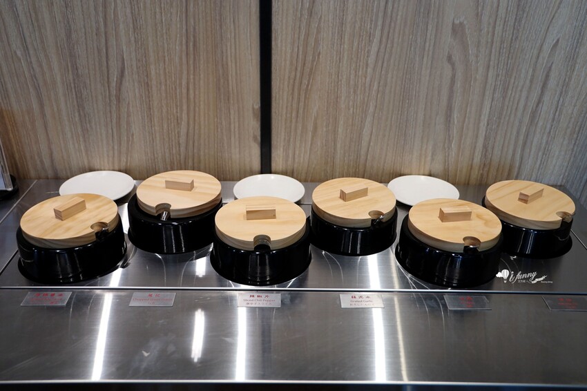 台北市信義區象山站 | 無老鍋信義店 全新複合式店型「鴛鴦鍋配手搖茶飲」8秒涮和牛 獨家甜點白糖粿 道道精彩