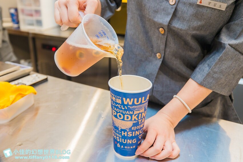 台北市信義區無老鍋信義店/獨創冰淇淋豆腐鍋湯頭一絕/8秒涮和牛入口即化/吃鍋還有手搖飲超狂/台北火鍋推薦