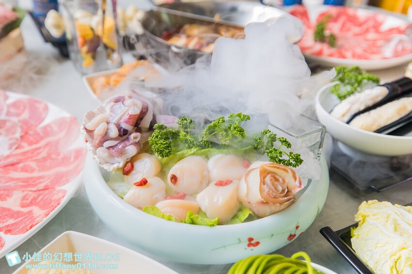 台北市信義區無老鍋信義店/獨創冰淇淋豆腐鍋湯頭一絕/8秒涮和牛入口即化/吃鍋還有手搖飲超狂/台北火鍋推薦