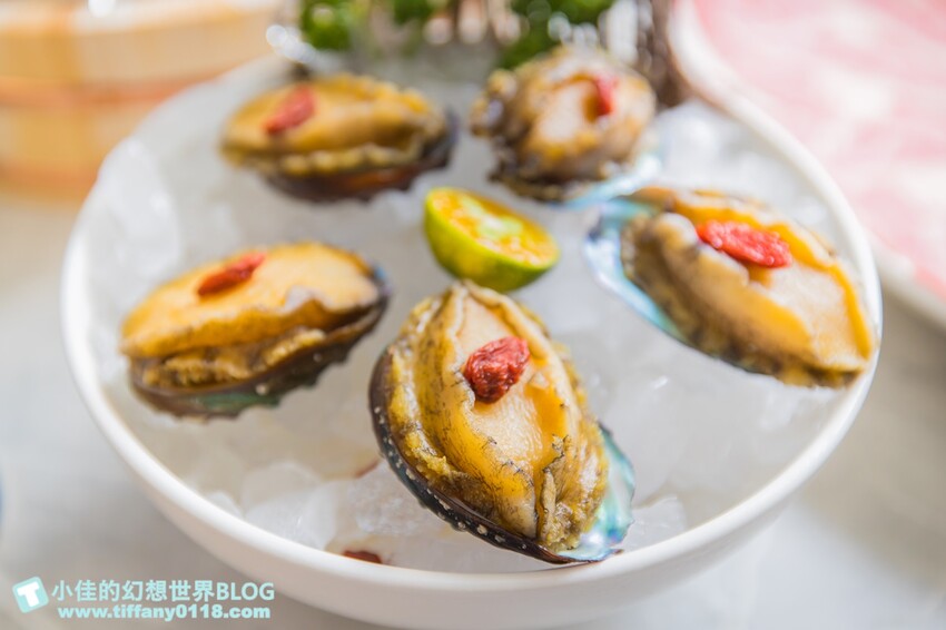 台北市信義區無老鍋信義店/獨創冰淇淋豆腐鍋湯頭一絕/8秒涮和牛入口即化/吃鍋還有手搖飲超狂/台北火鍋推薦