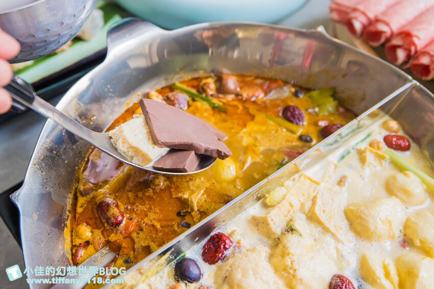 台北市信義區無老鍋信義店/獨創冰淇淋豆腐鍋湯頭一絕/8秒涮和牛入口即化/吃鍋還有手搖飲超狂/台北火鍋推薦