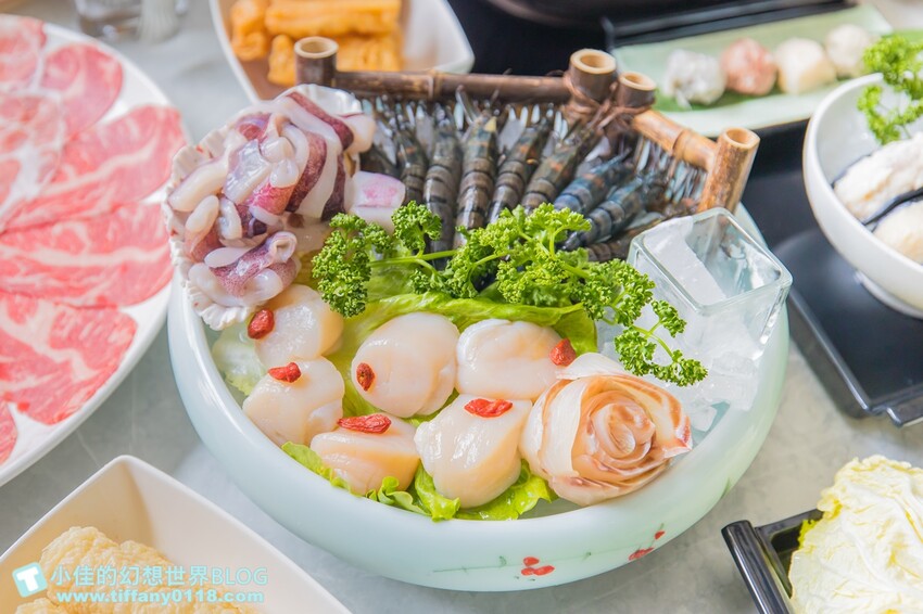 台北市信義區無老鍋信義店/獨創冰淇淋豆腐鍋湯頭一絕/8秒涮和牛入口即化/吃鍋還有手搖飲超狂/台北火鍋推薦