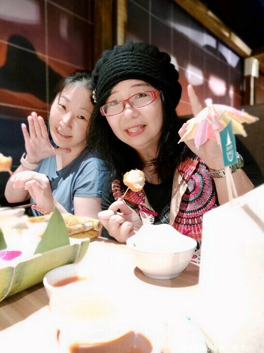 【泰滾Rolling Thai泰式火鍋推薦】充滿熱帶風情叢林裝潢一秒到泰國 南洋風味招牌冬蔭功鍋 當月壽星幾歲就送幾隻蝦 高CP值 消夜、約會、慶生、聚餐的好地方 ，愛就GO !