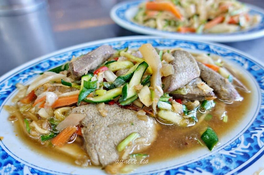 宜蘭縣宜蘭市【宜蘭】老豫仔招牌牛肉麵，半筋半肉牛肉麵，湯頭濃郁肉大塊