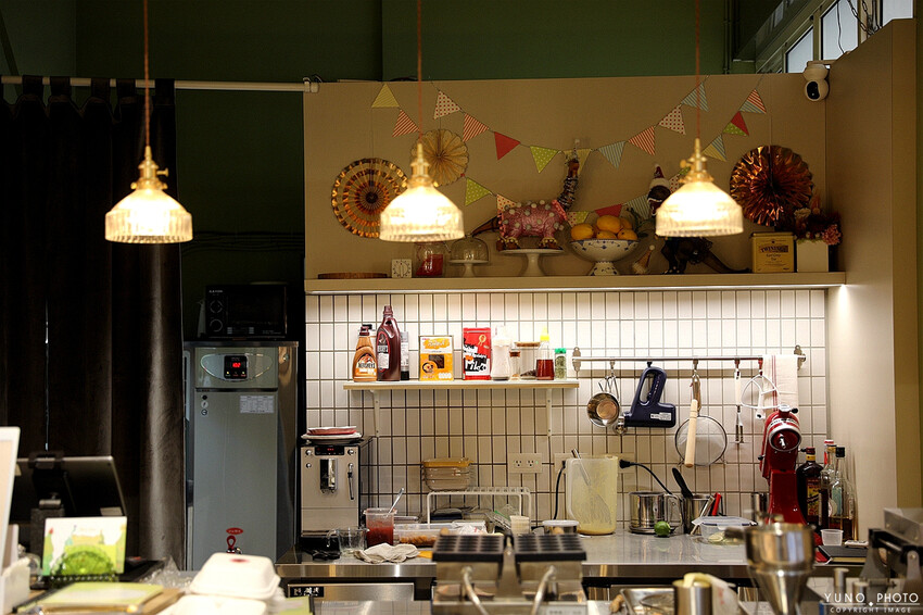 台中市西屯區視覺與味覺雙重享受的下午茶時光！滿滿幸福感 現點現烤 鹹甜口味通通有｜搗蛋檸檬現烤小鬆餅