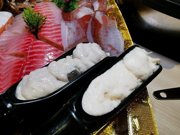 台東縣台東市(台東)八方悅精緻鍋物-鍋物選擇豐富,加上週邊自助吧冰淇淋、飲料、鍋料吃到飽,這也太豐盛