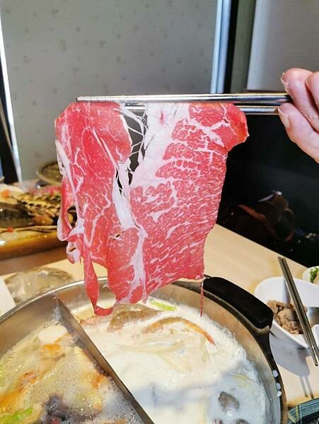 台東縣台東市(台東)八方悅精緻鍋物-鍋物選擇豐富,加上週邊自助吧冰淇淋、飲料、鍋料吃到飽,這也太豐盛