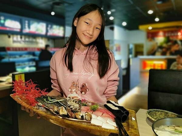 台東縣台東市(台東)八方悅精緻鍋物-鍋物選擇豐富,加上週邊自助吧冰淇淋、飲料、鍋料吃到飽,這也太豐盛