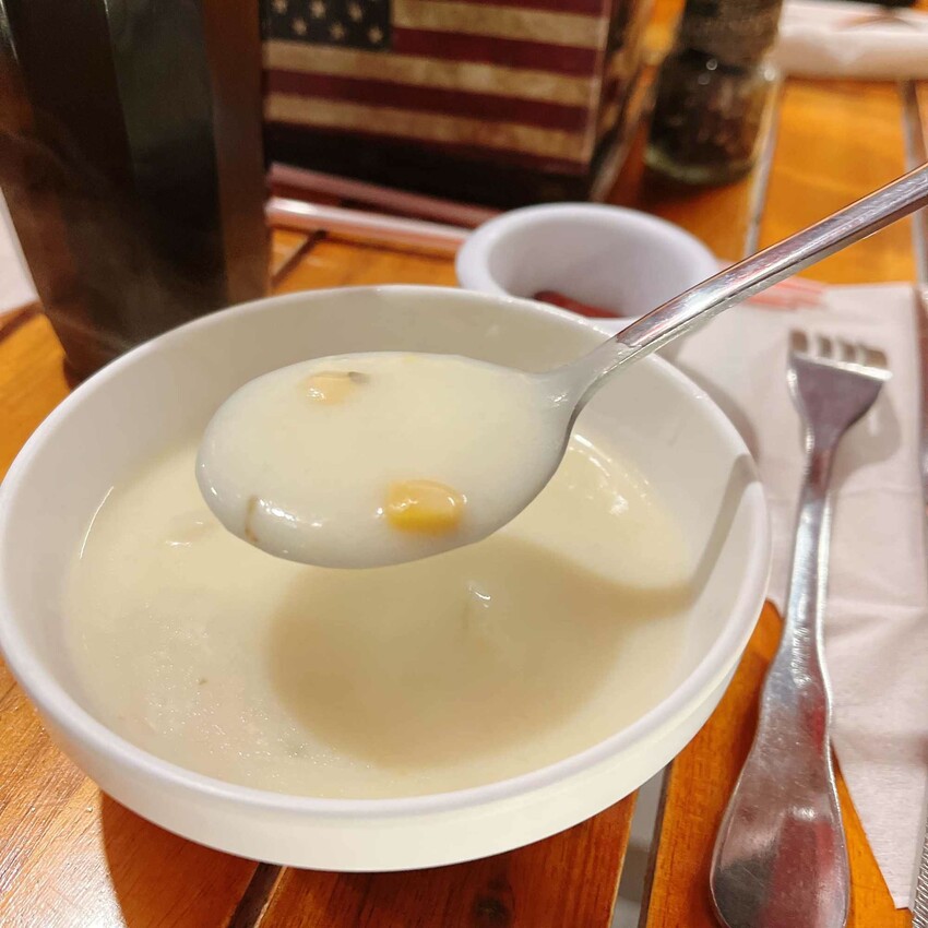 桃園市中壢區被網友喻為中壢最好吃的碳烤牛排—熾焰美式炭烤牛排The Flame STEAK HOUSE，外酥內嫩加上鮮嫩多汁的口感讓人