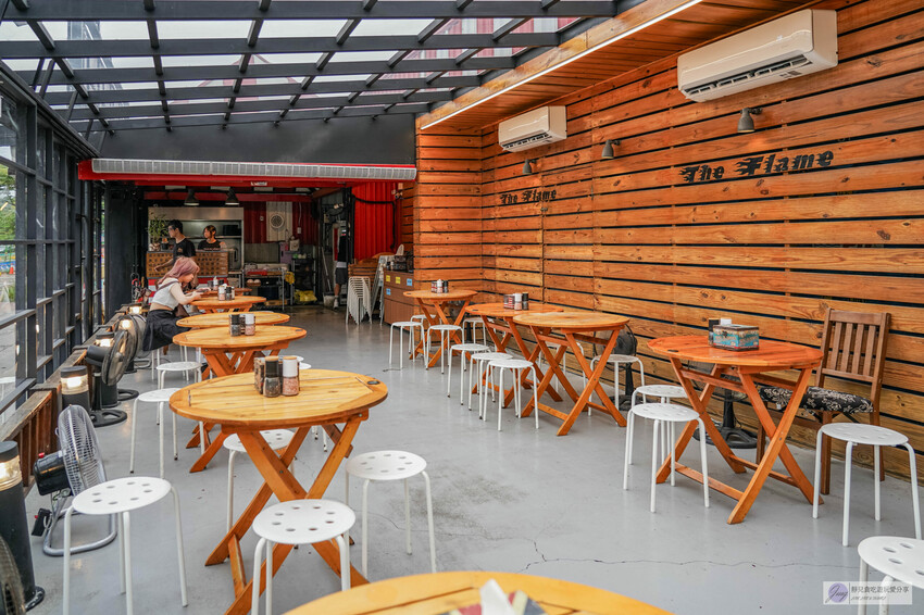 桃園中壢牛排推薦！熾焰美式炭烤牛排原肉炭烤，玉米濃湯無限續