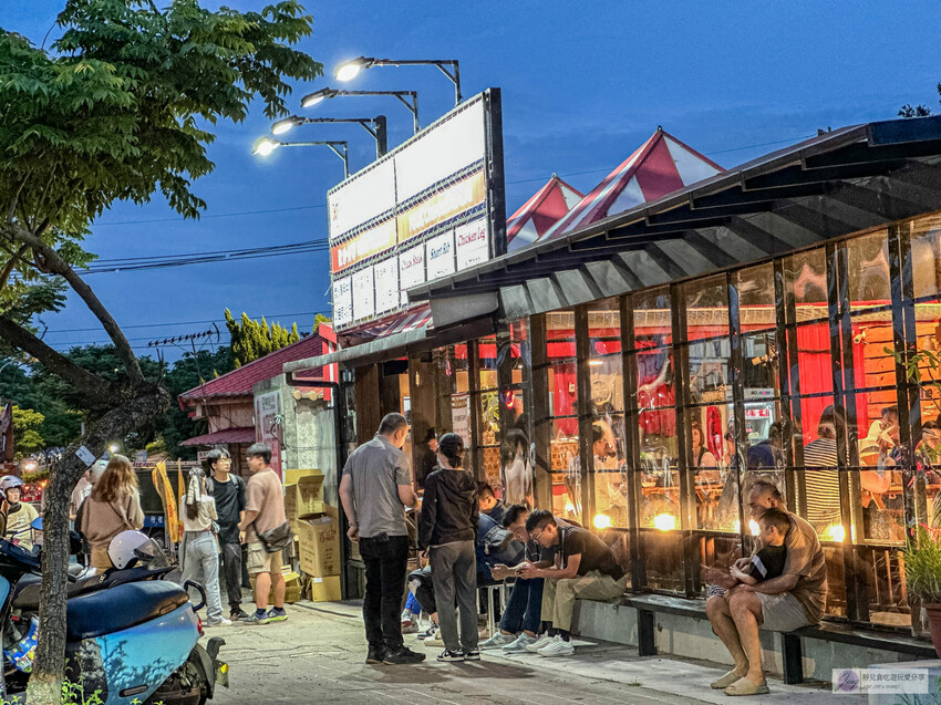 桃園中壢牛排推薦！熾焰美式炭烤牛排原肉炭烤，玉米濃湯無限續