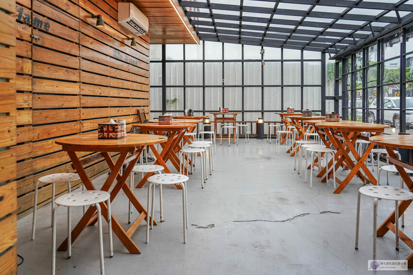 桃園中壢牛排推薦！熾焰美式炭烤牛排原肉炭烤，玉米濃湯無限續