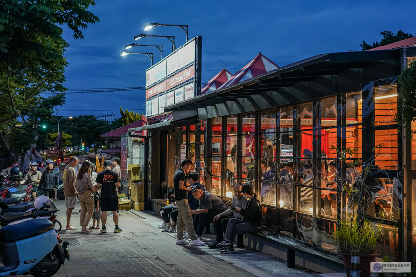 桃園中壢牛排推薦！熾焰美式炭烤牛排原肉炭烤，玉米濃湯無限續