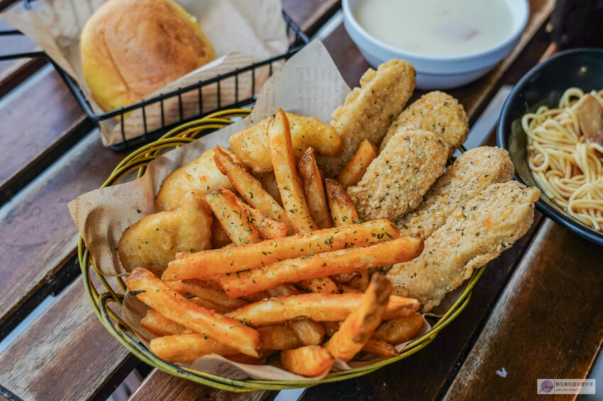 桃園中壢牛排推薦！熾焰美式炭烤牛排原肉炭烤，玉米濃湯無限續