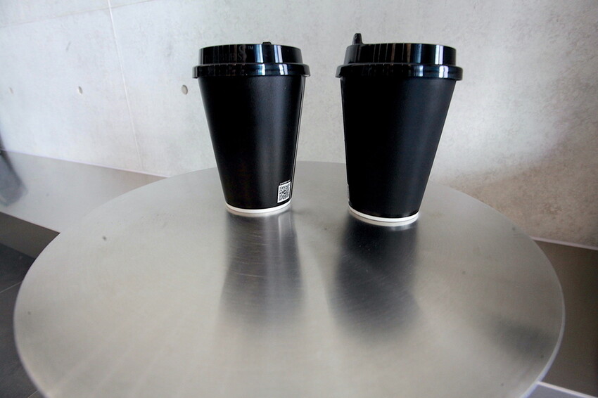 台南市中西區吃。台南｜中西區。「FAAA Coffee」新店報報!!!!!!廣發寓所（行旅）附設咖啡廳，冷色系金屬元素設計氛圍很