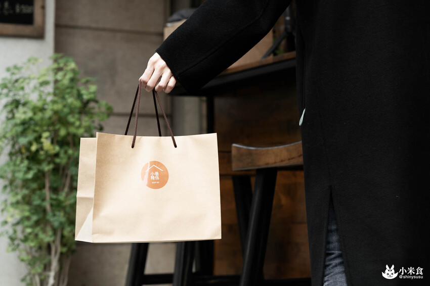 小巷陸伍巴斯克乳酪蛋糕｜不靠顏值憑實力。好吃到會上癮｜台中甜點工作室｜東區外帶宅配甜點 - 小米食