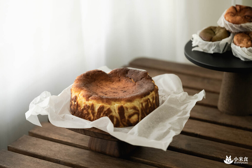 小巷陸伍巴斯克乳酪蛋糕｜不靠顏值憑實力。好吃到會上癮｜台中甜點工作室｜東區外帶宅配甜點 - 小米食