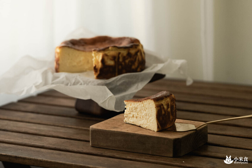 小巷陸伍巴斯克乳酪蛋糕｜不靠顏值憑實力。好吃到會上癮｜台中甜點工作室｜東區外帶宅配甜點 - 小米食