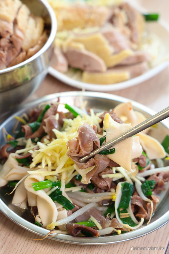 早上七點就開賣~吃美味多汁鴨腿飯不用排隊!原日據時代沙卡里巴成功戲院對面無名鴨肉羹，堅持使用溫體鴨肉的台南百年老店「祥記鴨肉麵」原金華市場鴨肉羹 @台南好Food遊