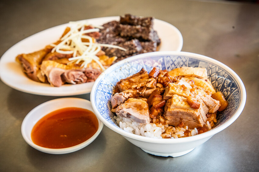 高雄市鹽埕區鴨肉珍｜豪邁切塊鴨肉大方給！在地超過65年鴨肉名店