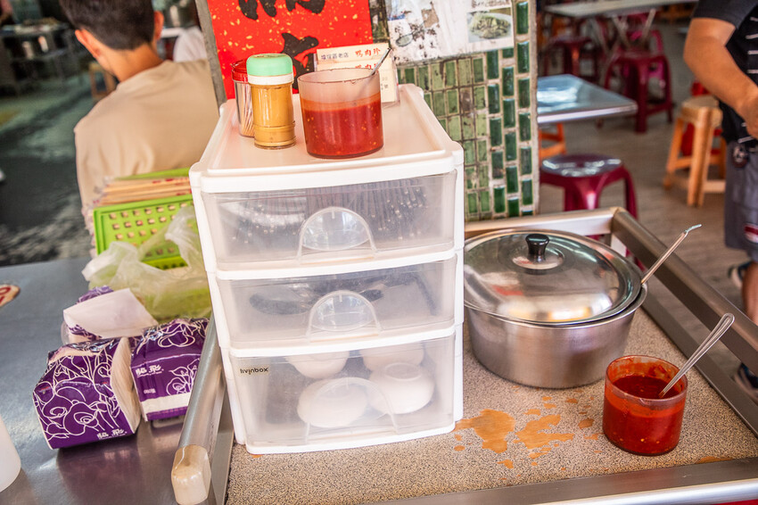 高雄市鹽埕區鴨肉珍｜豪邁切塊鴨肉大方給！在地超過65年鴨肉名店