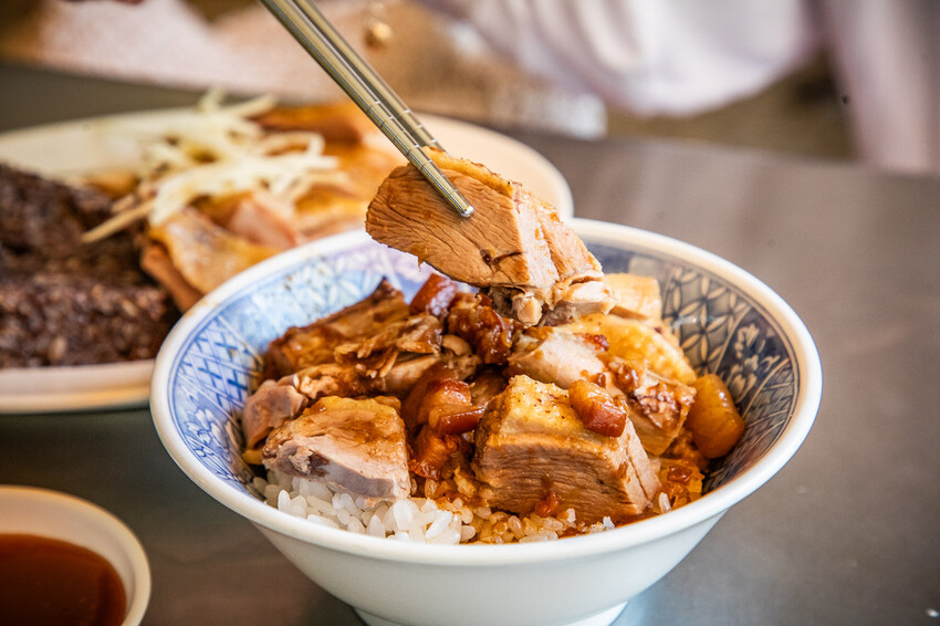 高雄市鹽埕區鴨肉珍｜豪邁切塊鴨肉大方給！在地超過65年鴨肉名店