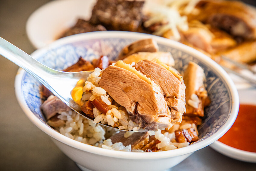 高雄市鹽埕區鴨肉珍｜豪邁切塊鴨肉大方給！在地超過65年鴨肉名店