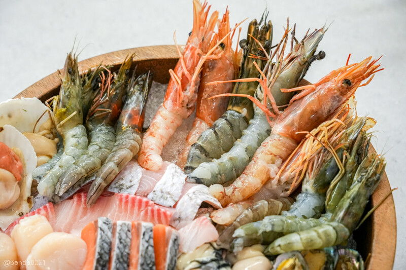 台北｜極鶴和牛鍋物(旗艦店)．1580元起日本A5和牛吃到飽，現點現切，近百種食材任吃！
